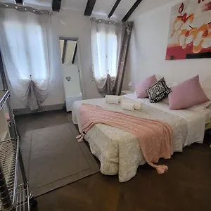 19 Borgo Cavour Bed & Breakfast